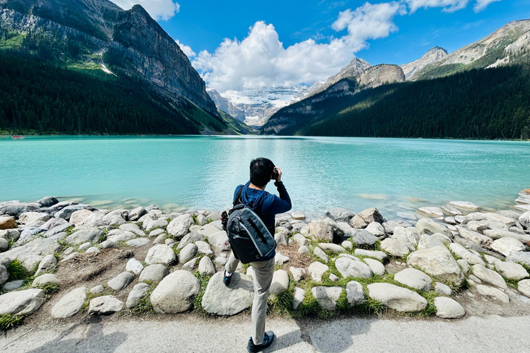 Banff: Lake Louise and Moraine Lake Return Shuttle Service From Banff Train Station