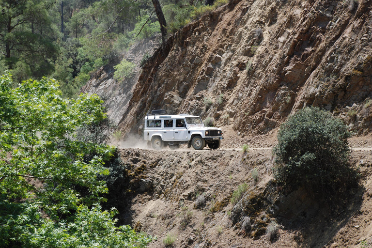 Paphos : Safari en jeep au trésor Land Rover Troodos-Kykkos