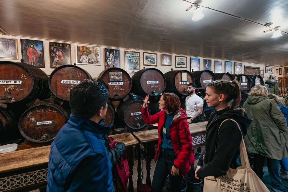 Málaga, Traditional Andalusian Tapas and Wine Tour - Housity