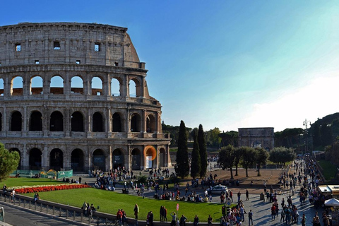 Rom: Colosseum Colosseum, Forum Romanum och PalatinträdetRom: Colosseum Colosseum, Forum Romanum &amp; Palatine Biljett som låter dig hoppa över kön