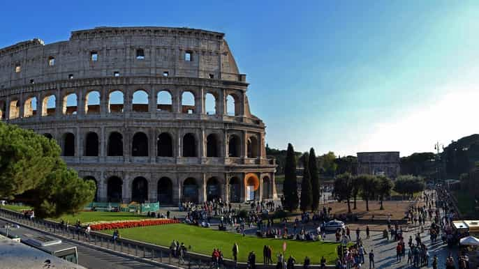 Rome: Colosseum, Forum, & Palatine Hill with Audio Guide