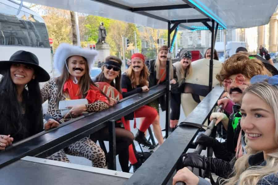 Dublin: Private Kneipentour mit Tretmobil, Musik und Getränken. Foto: GetYourGuide