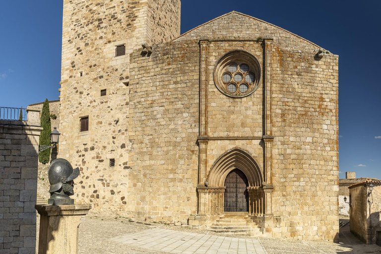 Trujillo: Entrada a las iglesias Santa María la Mayor y San Martin de Tours