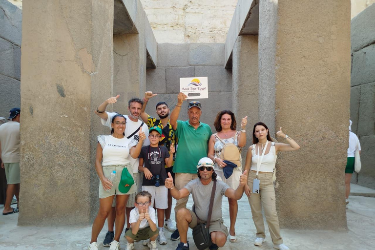 Hurghada: Viagem de um dia ao Cairo de avião, pirâmides, esfinge e museuEntrada para as Pirâmides de Gizé, a Esfinge e o Grande Museu Egípcio
