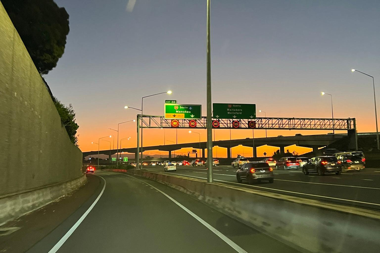 Auckland City To Auckland Airport Premium Transfer