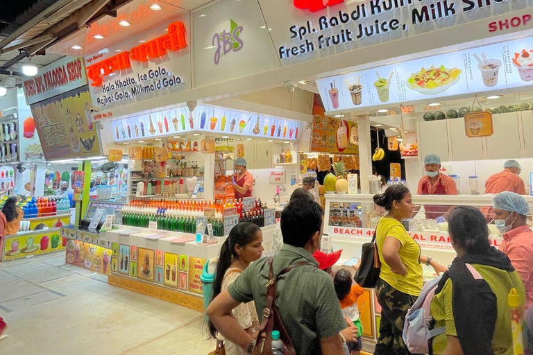 Tour gastronômico pelas ruas e praias de Mumbai com mais de 10 degustaçõesTour pela comida de rua e praia de Mumbai: coma e beba como um morador local