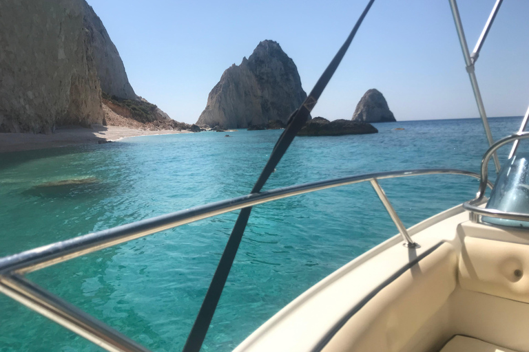 Croisière privée vers l'île de la Tortue, les grottes de Keri et les Mizithres