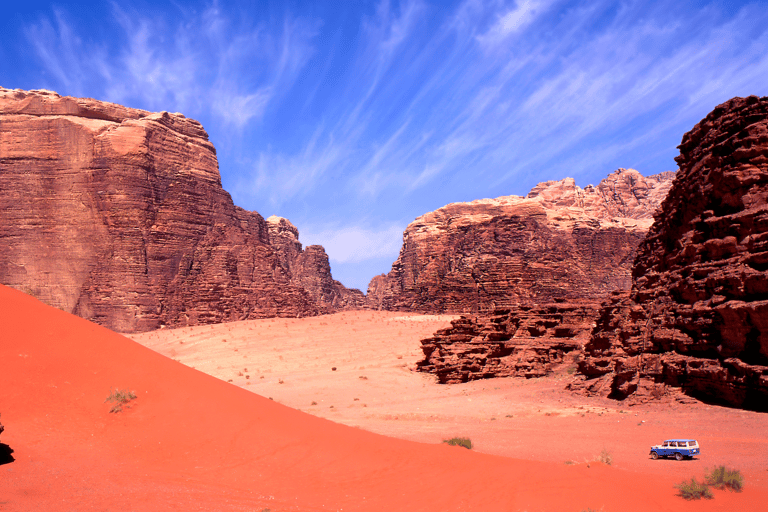 Wadi Rum: 2-Day Southern Desert Tour, Camel & Stargazing