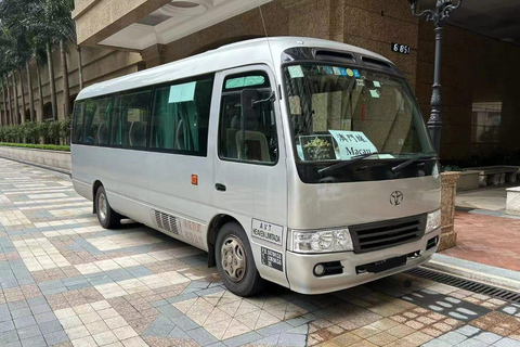 Macau: 7 Hours Private Limo Tour- Customized Travel 9-Seater Van with English Speaking Driver