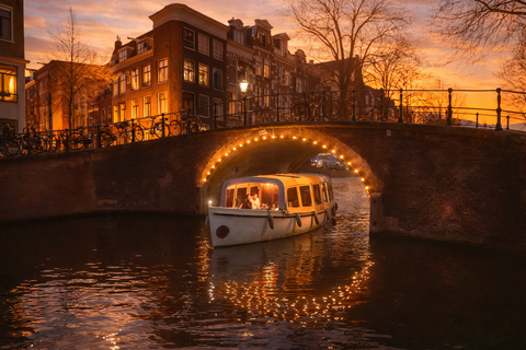 Amsterdam: Private Romantic Evening Boat Tour with Prosecco 45-minute Cruise