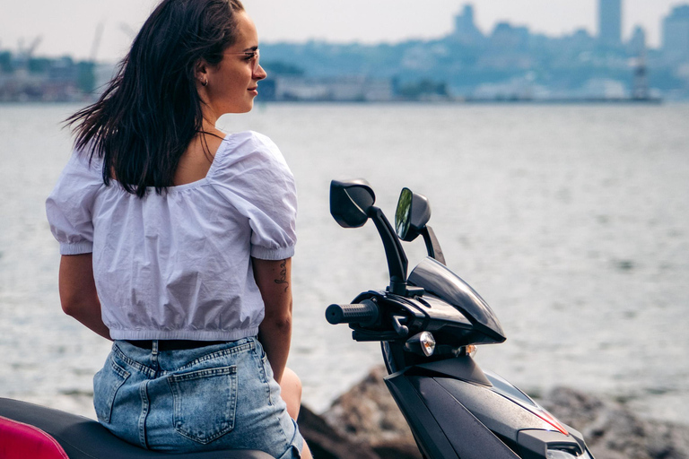 Quebec City - Scooter Guided Tour on Ile d'Orléans Quebec City: Scooter Tour on Ile d'Orleans chocolate berries