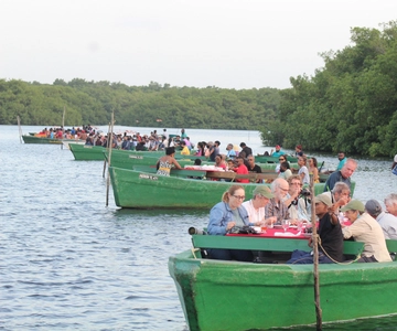 Caroni: Bird Sanctuary Wildlife Swamp Tour