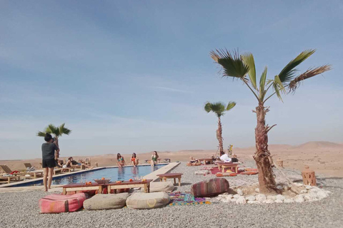 Marrakech : Excursion dans le désert d'Agafay en quad, à dos de chameau et au bord de la piscine avec déjeuner