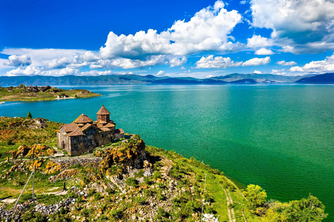 Tbilisi: Armenia Day Trip with Lake Sevan and Yerevan