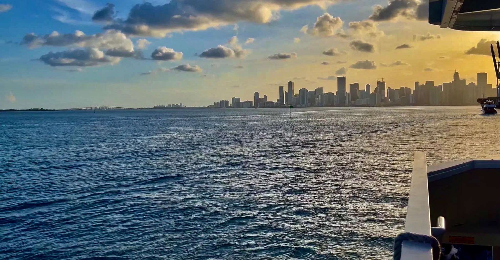 Miami, 90-Minute Sunset Cruise with the Mojito Bar on Board - Housity