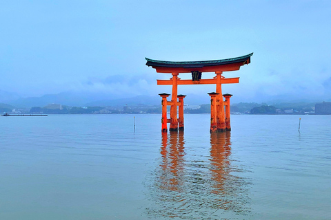 Hiroshima & Miyajima 1-Day Private Tour with Local Guide