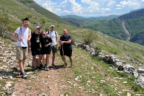 From Sarajevo: Hiking Tour to Lukomir Village From Sarajevo: Private hiking tour to Lukomir Village