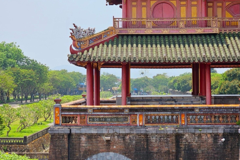Hue: Rondleiding met gids door keizerlijke en Verboden StadPrivétour met gids: Keizerlijke stad Hue