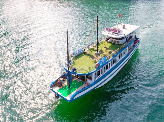 Visit From Cat Ba Lan Ha Bay Kayaking & Snorkling Full-Day Cruise in Isla de Cat Ba