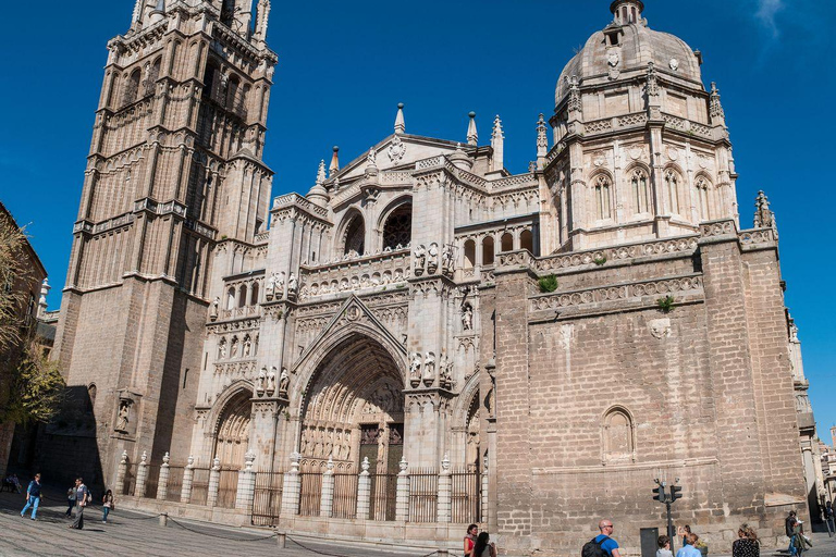From Madrid: Private Segovia & Toledo Tour with Hotel Pickup