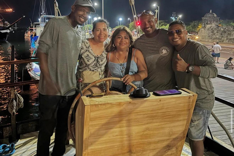 Cartagena: Walking tour & Sunset Pirate Ship Cruise