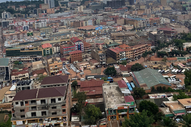 Tour guidato a piedi all&#039;interno di Kampala (guida femminile)