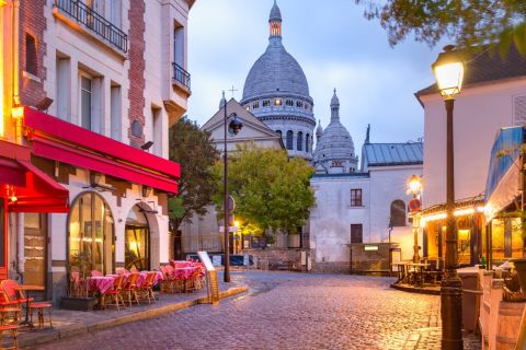 Paris: Montmartre Self-Guided Highlights Scavenger Hunt Tour