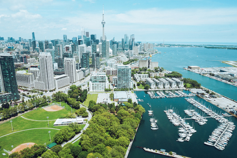 Toronto: Private City Tour with CN Tower & Cruise