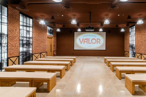 Villajoyosa: Visit the Chocolate Factory and the town by van from Alicante Villajoyosa: Visit a Chocolate Factory and the Village by Van from Alicante