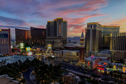 Las Vegas: Downtown Walking Tour with Local Guide