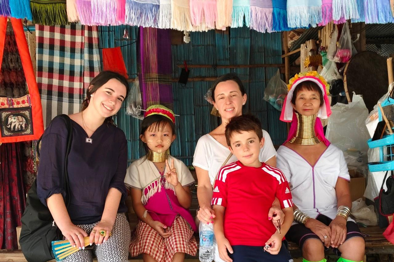 Chiang Rai:Guided Highlights Full-Day Tour-FREE LUNCH BUFFET Experience the Wonders of Chiang Rai with Free Thai Buffet