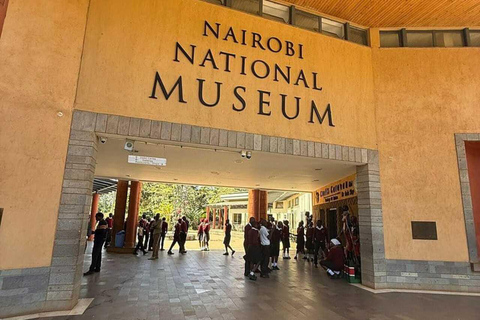 Nairobi: Nairobi National Museum & Snake Park Guided Tour