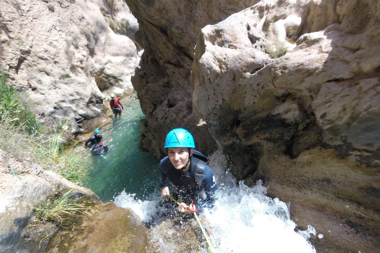 Río Verde z Granady: doświadczenie kanioningu.
