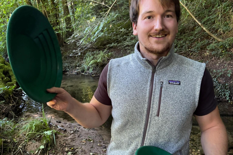 Mannheim: Gold panning with a local guide and accessories Mannheim: Gold panning with a local guide and gear