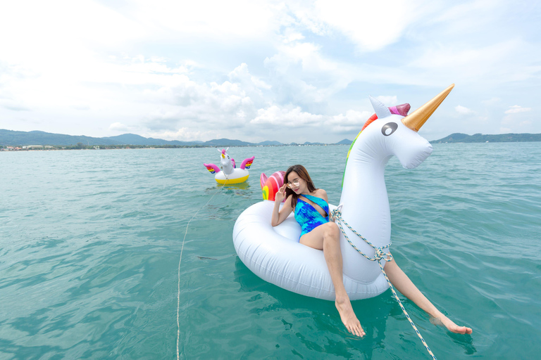 Phuket: Excursión en catamarán por Racha y la Isla del Coral con almuerzo