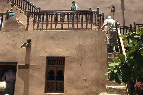 Salalah: Taqah Castle Tour with Meal, Car, and Guide