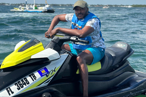 Miami Beach Jetskis + Promenade en bateau gratuite2 Jetski, 2 personnes, 1 heure + balade en bateau gratuite Tous frais payés