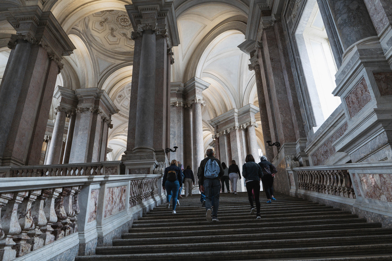 Geführte Tour durch den Königspalast von Caserta: Entdecke den Königspalast und die GärtenEnglischsprachige Tour mit Zug ab Neapel inklusive