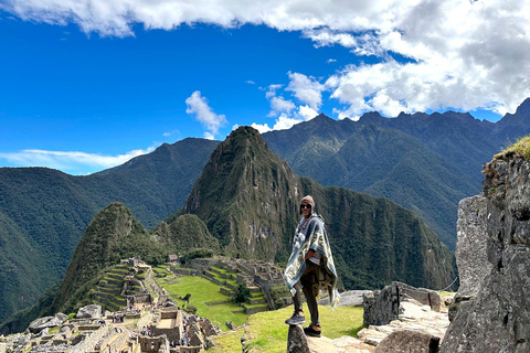 From Cusco: 2 Days, Sacred Valley and Machu Picchu via the scenic route Panoramic Train & Standard Hotel with Lunch in Machu Picchu