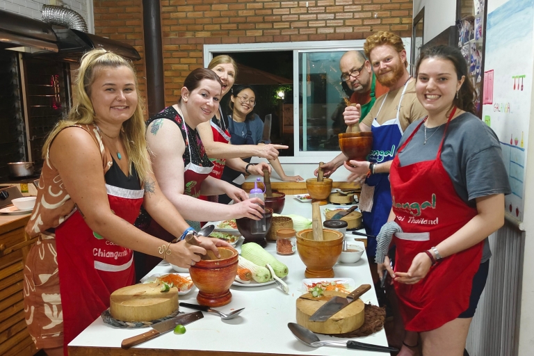 Chiang Mai: Evening Cooking Class, Visit Local Market