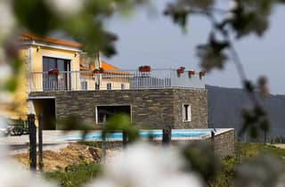 Régua: Weinverkostung auf einem Bauernhof, traditionelles Mittagessen, Kreuzfahrt und Zug