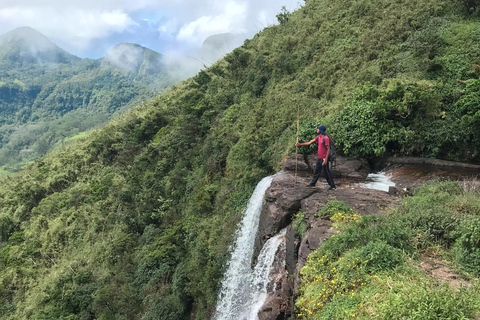 Kandy: escursione di 2 giorni sul monte Knuckles e tour del villaggioKandy: escursione di 2 giorni sul monte Knuckles e tour dei villaggi