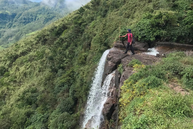 Kandy: escursione di 2 giorni sul monte Knuckles e tour del villaggioKandy: escursione di 2 giorni sul monte Knuckles e tour dei villaggi