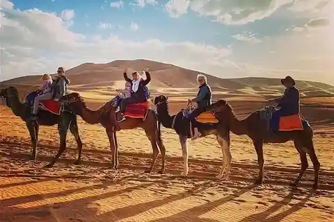 Z Fes: 3-dniowa luksusowa wycieczka na pustynię do Marrakeszu przez Merzougę