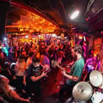 New York: tour dei bar con giochi, musica dal vivo e vita notturna underground
