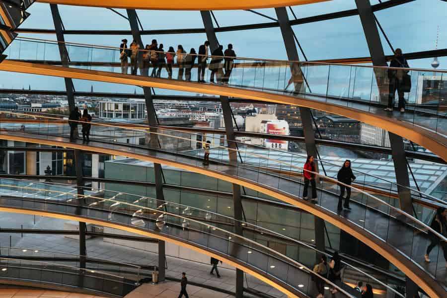 Berlin: Tour durch das Regierungsviertel mit Reichstag und Dachterrasse für Gruppen. Foto: GetYourGuide Berlin: Tour durch das Regierungsviertel mit Reichstag und Dachterrasse für Gruppen. Foto: GetYourGuide