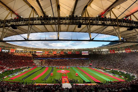 Rio de Janeiro: Ticket and local support for a football match at Maracanã