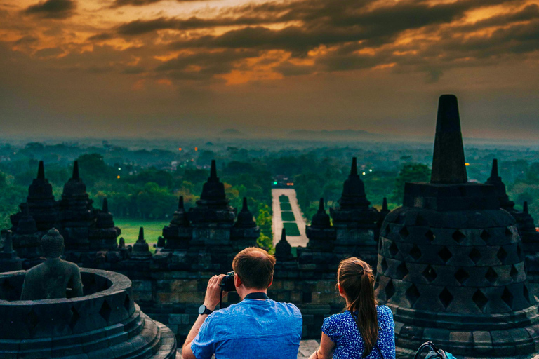 Yogyakarta: Borobudur Sunrise Tour with Breakfast Shared tour VIP Sunrise Borobudur