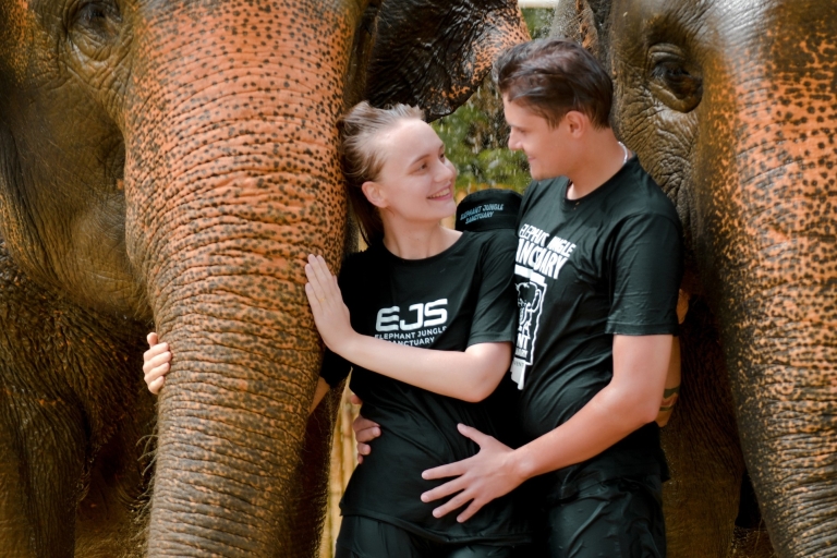 Depuis Phuket : Visite du Sanctuaire de la Jungle des Eléphants - Nourriture et Douche