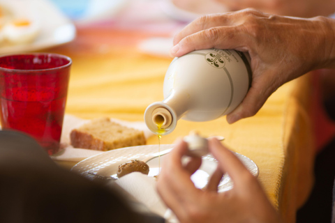 نافبليو: جولة وتذوق زيت الزيتونجولة وتذوق زيت الزيتون